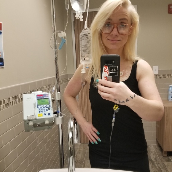 Meet your Posher, Elizabeth - Picture 2 of 4